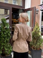 Жакет приталенный с защипами