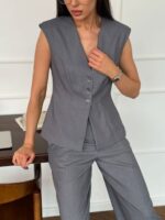 Жилет приталенный